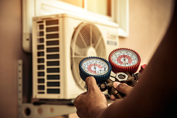 Professional Hvac technician working in Houston, OH